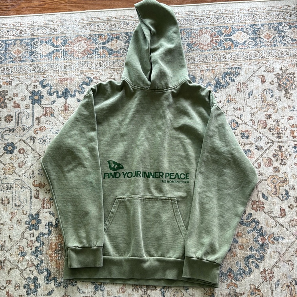Lexi Hidalgo x Moments Podcast NEVER WORN Green Hoodie Size Large